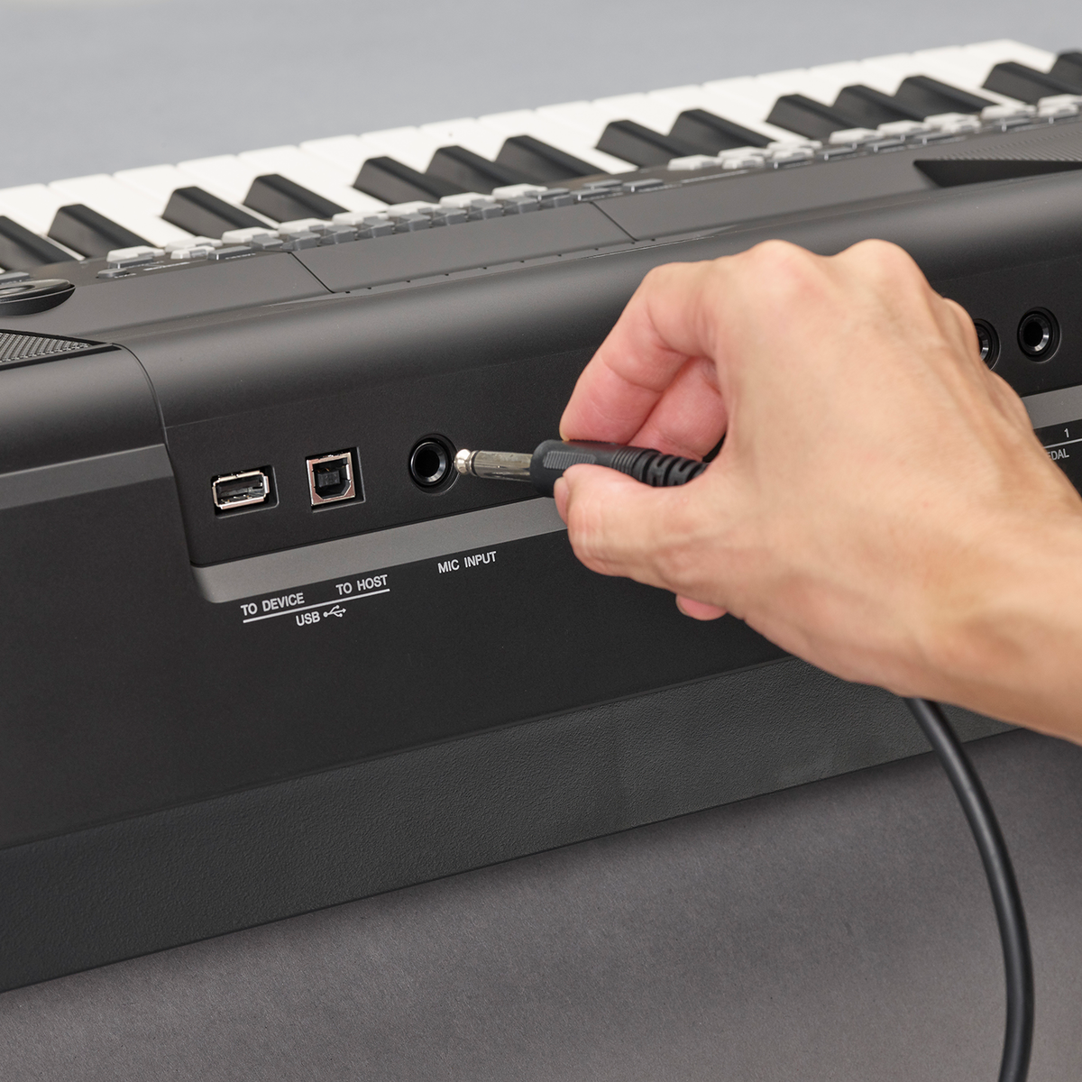 Yamaha - PSR-SX600 - 61-Keys Arranger Workstation Keyboard