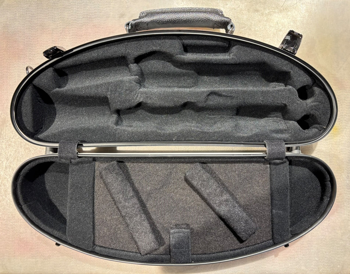 JW Eastman - Shaped Fiberglass Bb Clarinet Cases (Traditional Design)