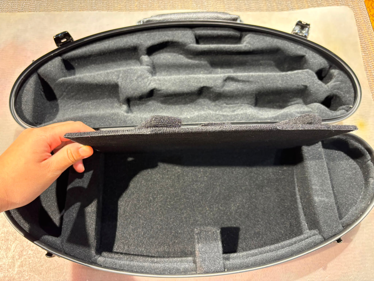 JW Eastman - Shaped Fiberglass Bb Clarinet Cases (Traditional Design)